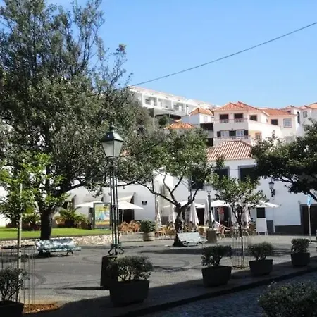 Welcoming House In Santa Cruz With Garden Of 269 M² 4*