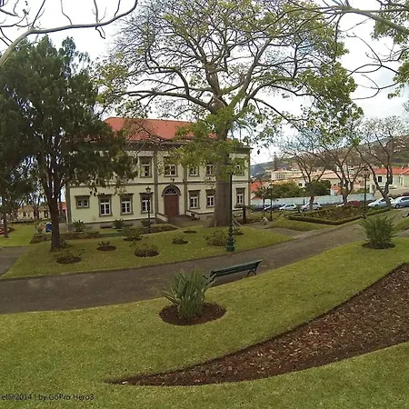 Welcoming House In Santa Cruz With Garden Of 269 M² 4*