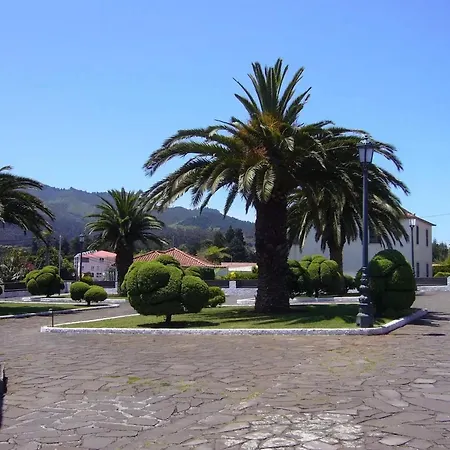 Welcoming House In Santa Cruz With Garden Of 269 M² 4*