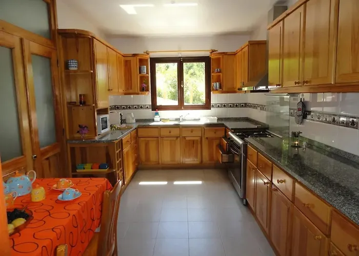 Welcoming House In Santa Cruz With Garden Of 269 M² Prázdninový dům