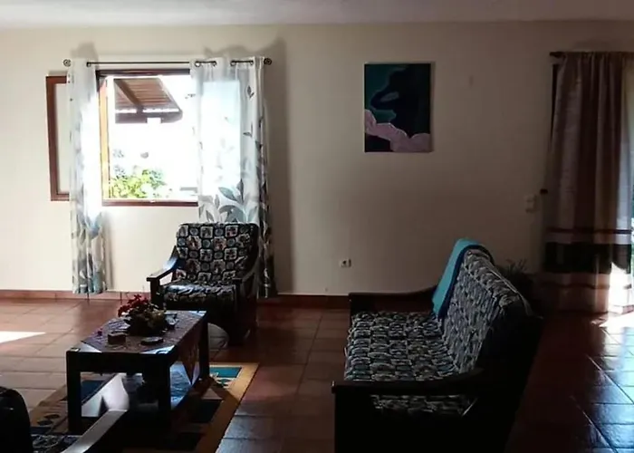 Welcoming House In Santa Cruz With Garden Of 269 M² *