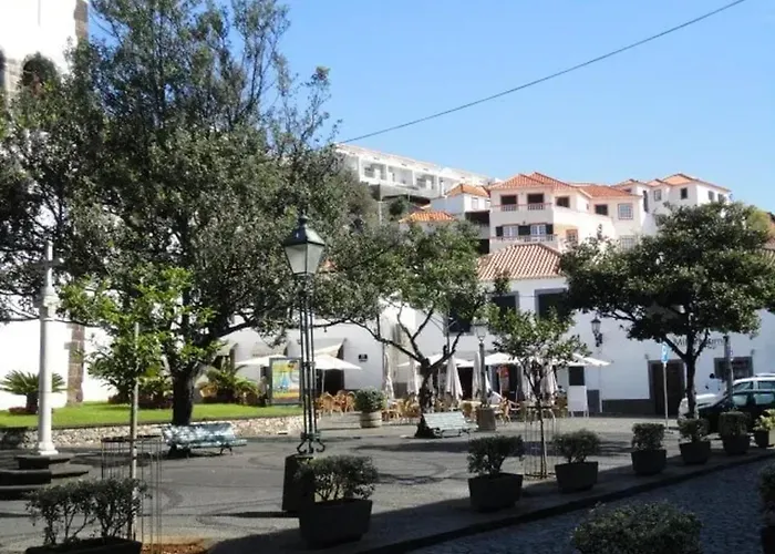 Welcoming House In Santa Cruz With Garden Of 269 M² 4*