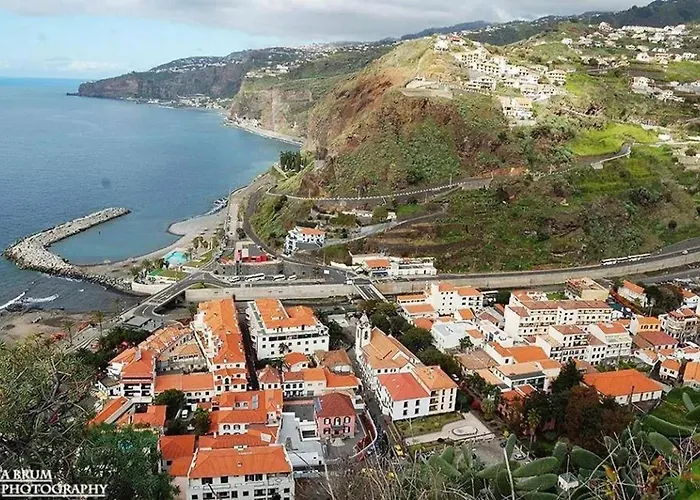 Дом отдыха Welcoming House In Santa Cruz With Garden Of 269 M²