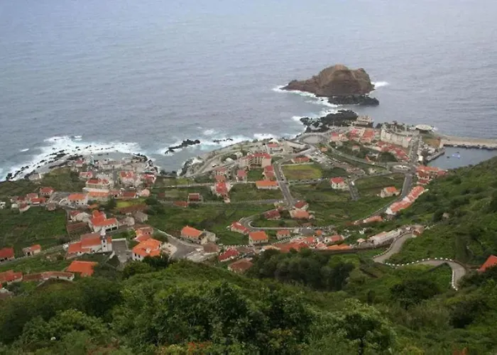 Welcoming House In Santa Cruz With Garden Of 269 M² Prázdninový dům