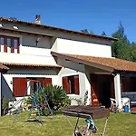 Welcoming House In With Garden Of 269 M² 펜션