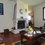Welcoming House In With Garden Of 269 M² 펜션 *