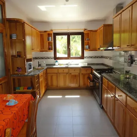 Welcoming House In With Garden Of 269 M² 別荘