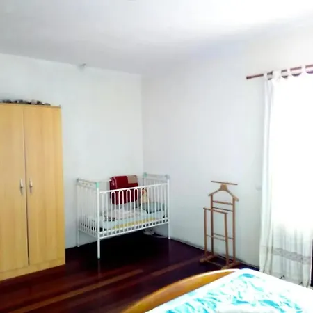 Welcoming House In With Garden Of 269 M² Santa Cruz (Madeira)