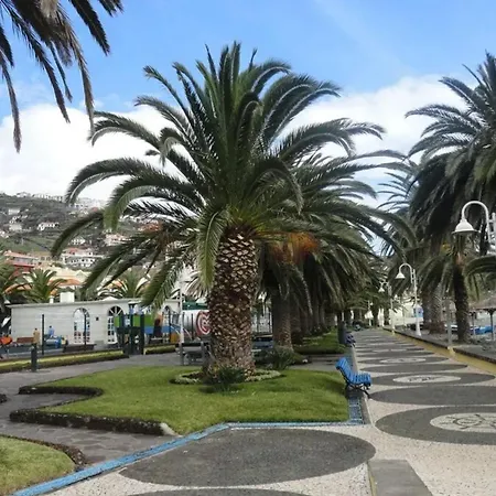 Welcoming House In With Garden Of 269 M² * Santa Cruz (Madeira)