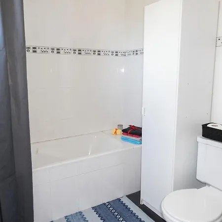 Welcoming House In With Garden Of 269 M²