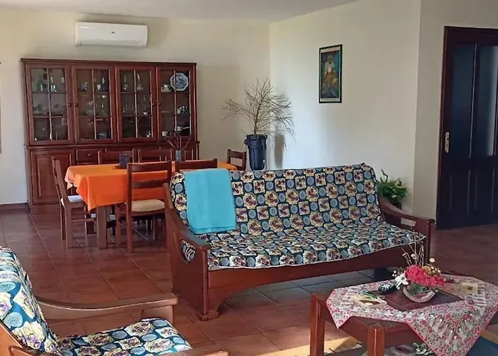 Welcoming House In Santa Cruz With Garden Of 269 M² Tatil Evi