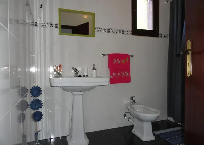 Welcoming House In Santa Cruz With Garden Of 269 M² 4*