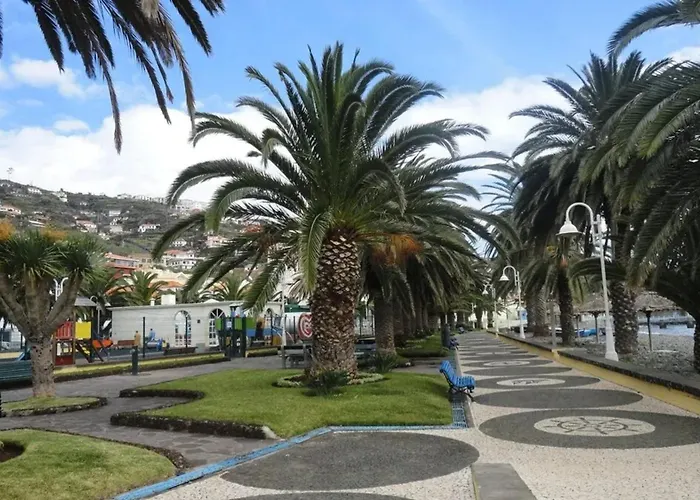 Welcoming House In Santa Cruz With Garden Of 269 M² * Santa Cruz (Madeira)